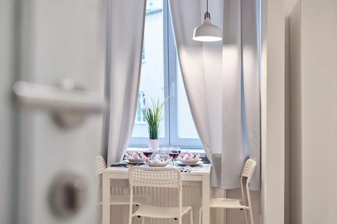 Apartments Chmielna 24 By Renters Warsaw Poland