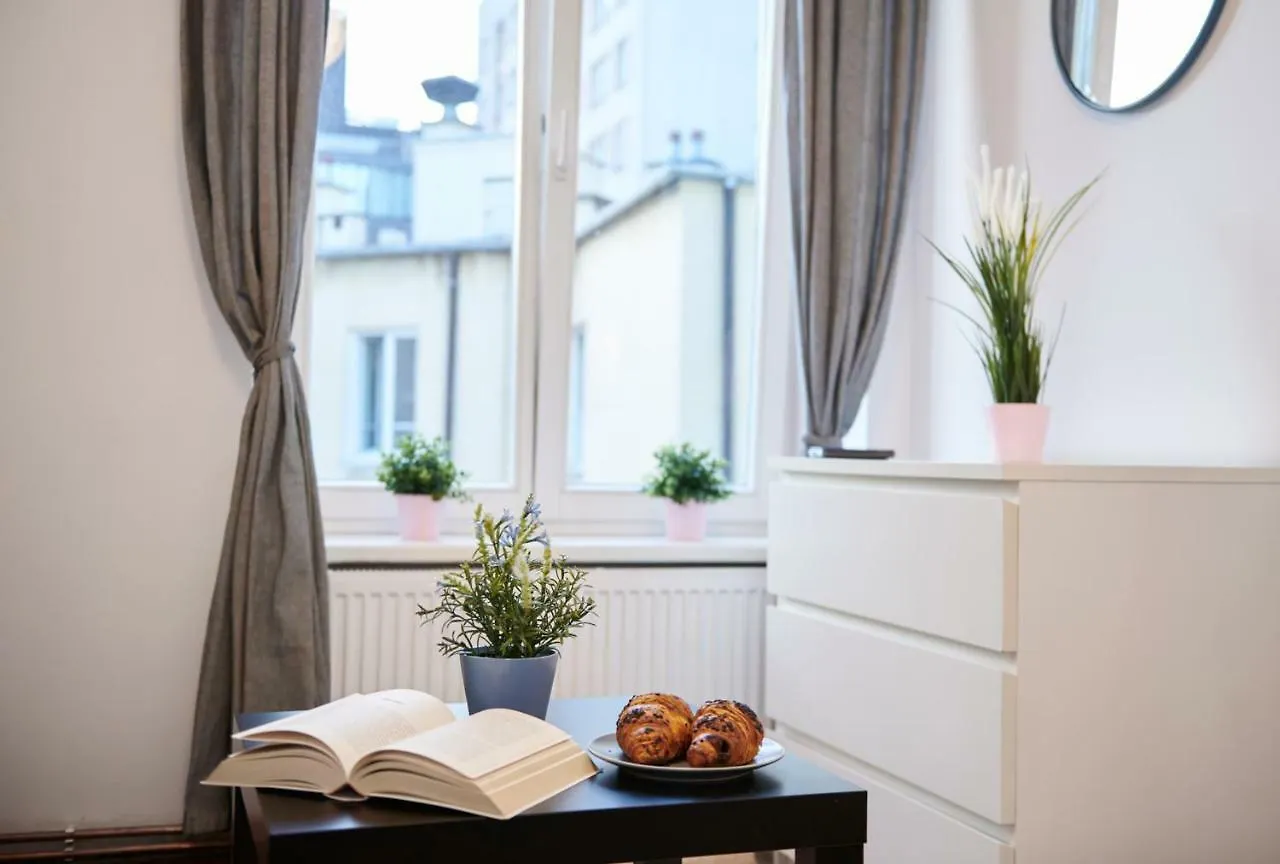 Apartments Chmielna 24 By Renters Warszawa
