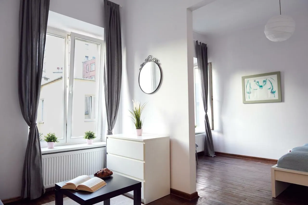 Apartments Chmielna 24 By Renters Warszawa 0*,  Polen